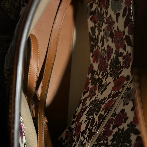 Tory Burch Red and Pink Totes with Modern Floral Design - Picture 3 of 4